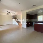 Rent 2 bedroom house of 207 m² in Dubai