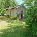 Tiny house in tranquil area close to city (Has a House)