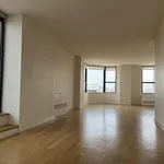 Rent 4 bedroom apartment of 2523 m² in Manhattan