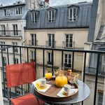 Rent 1 bedroom apartment of 32 m² in Paris