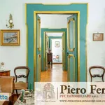 Rent 6 bedroom apartment of 180 m² in Naples