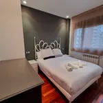 Alquilo 2 dormitorio apartamento de 807 m² en Oviedo