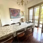 Rent 5 bedroom house of 314 m² in Rome