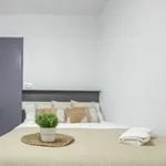 Rent a room of 90 m² in valencia