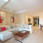 Rent 2 bedroom apartment of 160 m² in Puerto Banús