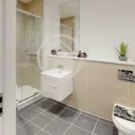 Rent 2 bedroom flat in Leicester