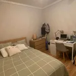 Rent a room in lisbon