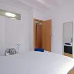 Rent 3 bedroom apartment in Barcelona