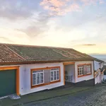 Rent 2 bedroom house of 80 m² in Angra do Heroísmo