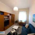 Affitto 2 camera casa di 56 m² in Milan