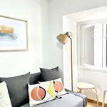 Rent 1 bedroom apartment of 30 m² in Lisbon