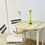 Rent a room of 85 m² in madrid