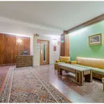 Rent a room of 800 m² in madrid