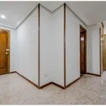 Rent a room of 200 m² in madrid