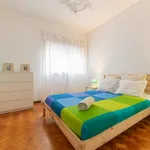 Rent 4 bedroom apartment in Porto