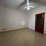 Affitto 3 camera appartamento di 95 m² in Naples