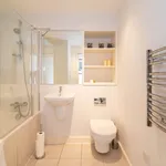 Rent 1 bedroom flat of 484 m² in Glasgow