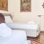 Rent 3 bedroom apartment of 100 m² in Milan