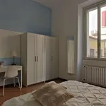 Rent a room in milan