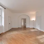 Pronajměte si 3 ložnic/e byt o rozloze 174 m² v Prague