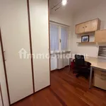 Rent 4 bedroom apartment of 80 m² in Ancona