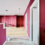 Affitto 3 camera appartamento di 94 m² in Novara