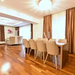 Rent 3 bedroom apartment of 150 m² in Bucuresti