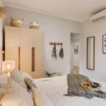 Rent 3 bedroom apartment in barcelona