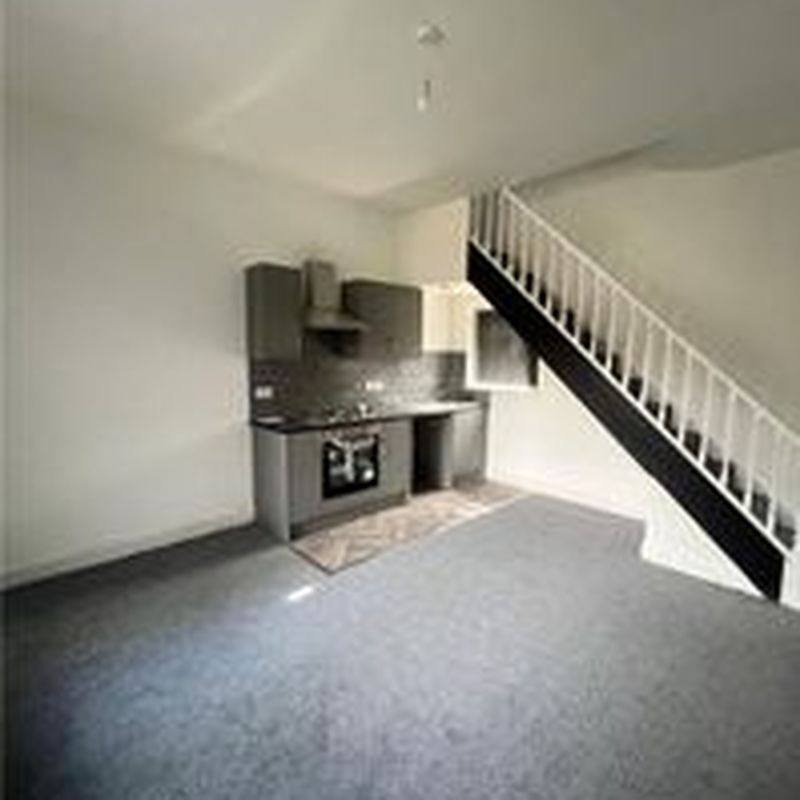 Terraced house to rent in Surrey Street, Batley, West Yorkshire WF17 Kirkoswald