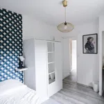 Rent 4 bedroom apartment in Lyon