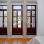 Rent 1 bedroom apartment of 40 m² in Porto