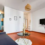 Rent 1 bedroom apartment of 420 m² in Marseille