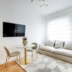 Rent 1 bedroom apartment of 26 m² in Paris