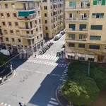 Affitto 5 camera appartamento di 183 m² in Genoa