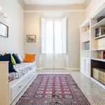 Rent 4 bedroom apartment of 250 m² in florence