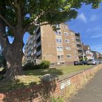 Rent 3 bedroom flat in South East England