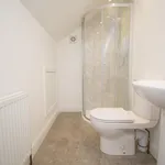 Rent 3 bedroom flat in Wakefield