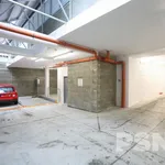 Pronajměte si 3 ložnic/e byt o rozloze 117 m² v Prague