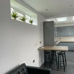 Rent 8 bedroom house in Swansea