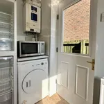 Rent 4 bedroom house in Wales