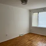 Rent 3 bedroom apartment of 167 m² in Staten Island