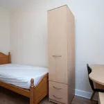 Rent 4 bedroom flat in West Midlands