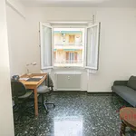 Affitto 7 camera appartamento di 114 m² in Genoa