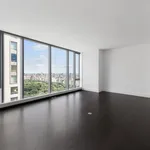 Rent 3 bedroom apartment of 226 m² in New York