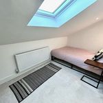 Rent 3 bedroom flat in Wales