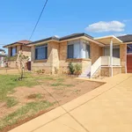 Rent 4 bedroom house in Greystanes