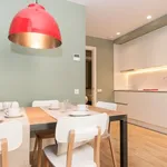 Rent 4 bedroom apartment of 68 m² in Barcelona