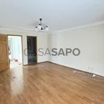 Rent 1 bedroom house of 360 m² in Porto