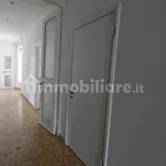 Affitto 5 camera appartamento di 278 m² in Florence