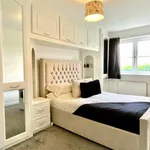 Rent 2 bedroom flat in Wales